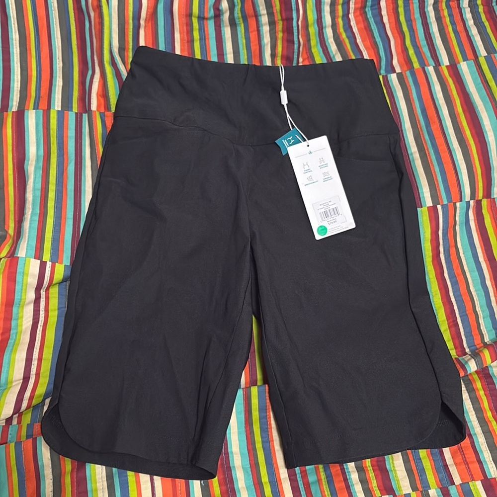 - Lady Hagen size extra small 10 inch inseam. Pull on shorts. Tummy contro…